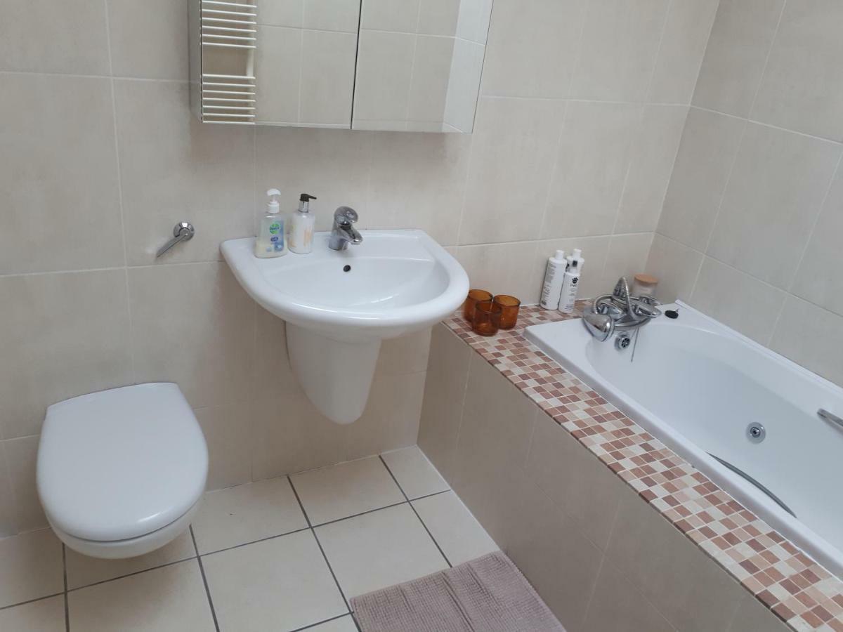 Luxurious Penthouse Apartment 1 , City Centre Kilkenny Buitenkant foto