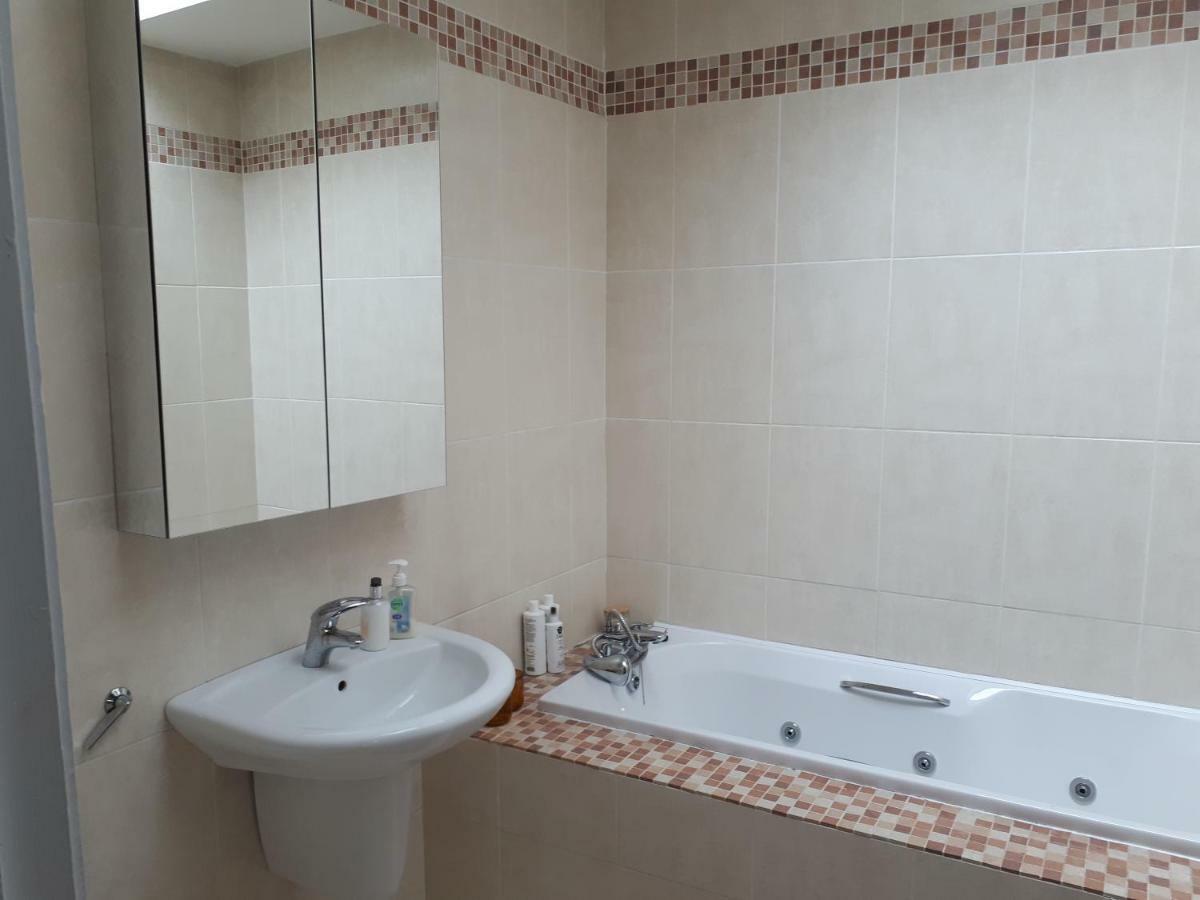 Luxurious Penthouse Apartment 1 , City Centre Kilkenny Buitenkant foto